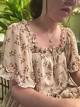 Snapshot of HinaLovely chatting on 02.01.25 HinaLovely online show from 02.01.25