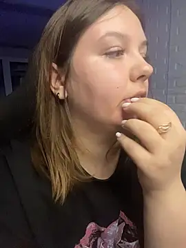 Snapshot of XNirvanaX chatting on 11.21.25 XNirvanaX online show from 11.21.25