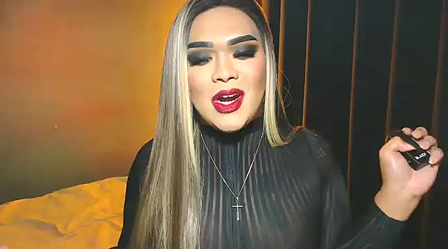 Snapshot of VictoriaEliz chatting on 12.17.24 VictoriaEliz online show from 12.17.24