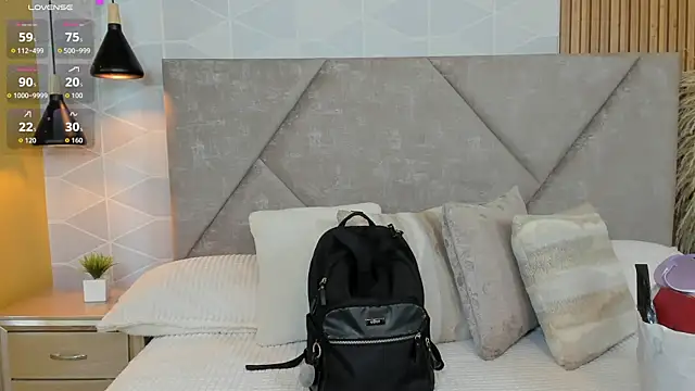 Snapshot of Sammy_Fit_ chatting on 10.21.25 Sammy Fit online show from 10.21.25