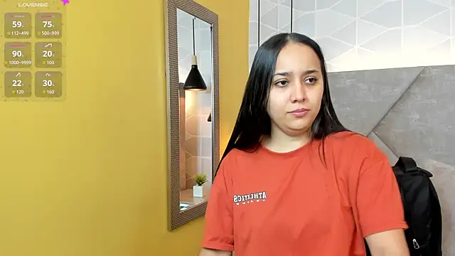 Snapshot of Sammy_Fit_ chatting on 11.19.25 Sammy Fit online show from 11.19.25