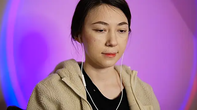 chibi moon  online show from 01.15.25