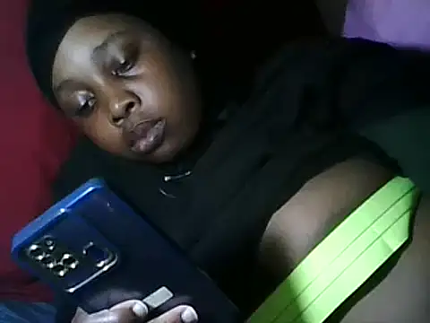 Snapshot of African_slut_goddess chatting on 02.28.25 African slut goddess online show from 02.28.25