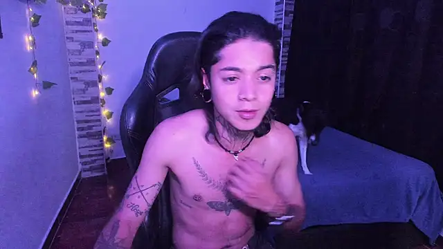 Snapshot of saad_man chatting on 10.30.25 saad man online show from 10.30.25