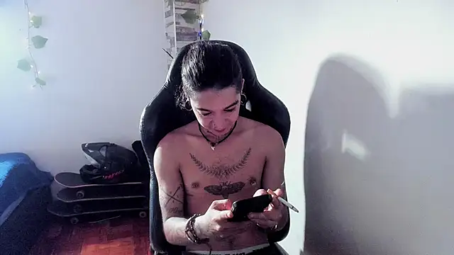 Snapshot of saad_man chatting on 11.30.25 saad man online show from 11.30.25