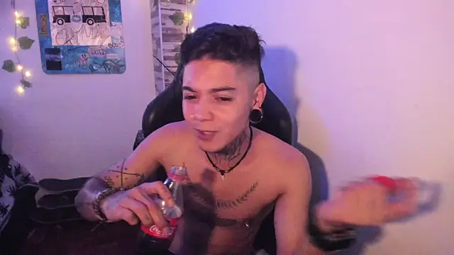 Snapshot of saad_man chatting on 12.15.25 saad man online show from 12.15.25