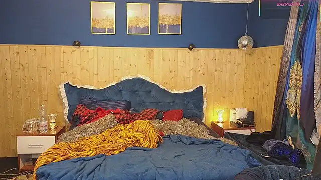 Snapshot of VanessaDoyle chatting on 03.22.25 VanessaDoyle online show from 03.22.25