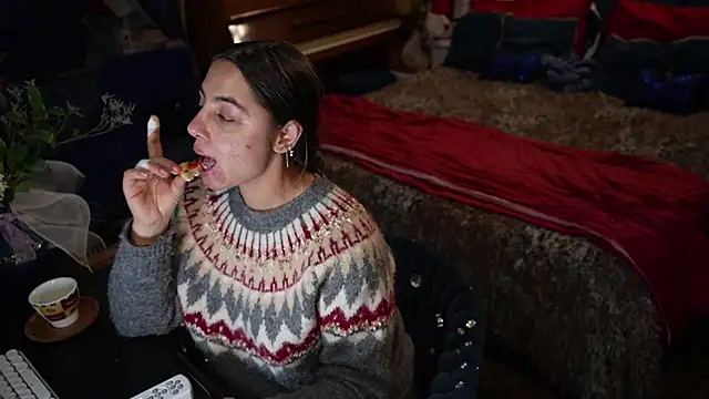 Snapshot of VanessaDoyle chatting on 11.20.25 VanessaDoyle online show from 11.20.25