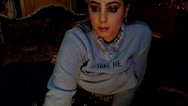 Snapshot of VanessaDoyle chatting on 12.01.25 VanessaDoyle online show from 12.01.25