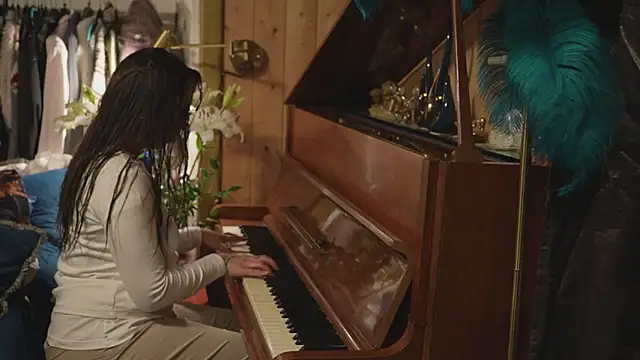 VanessaDoyle online show from 04.20.26