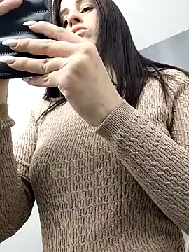 Snapshot of Amira_Milker chatting on 02.22.25 Amira Milker online show from 02.22.25
