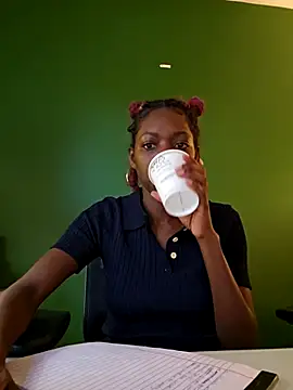 oliviaprettypussy online show from 03.18.26