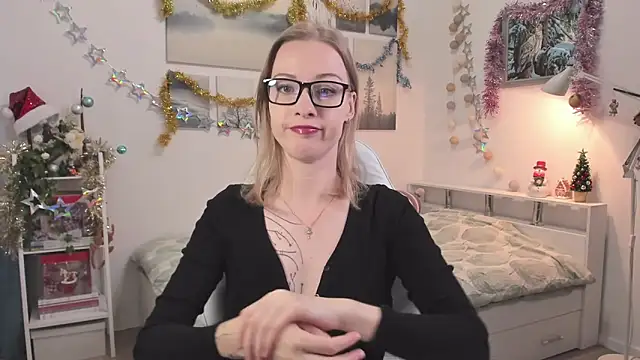 MissRightX online show from 12.15.25