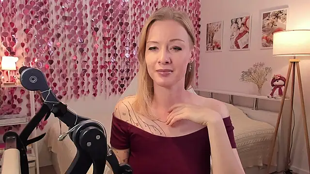 Snapshot of MissRightX chatting on 07.12.26 MissRightX online show from 07.12.26