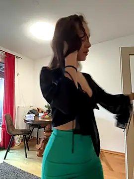 Zeyna1 online show from 10.12.25