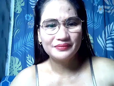 Snapshot of Amazing_Angel22 chatting on 09.21.25 Amazing Angel22 online show from 09.21.25