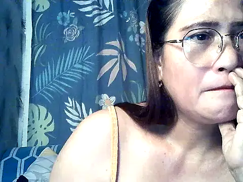 Snapshot of Amazing_Angel22 chatting on 09.26.25 Amazing Angel22 online show from 09.26.25