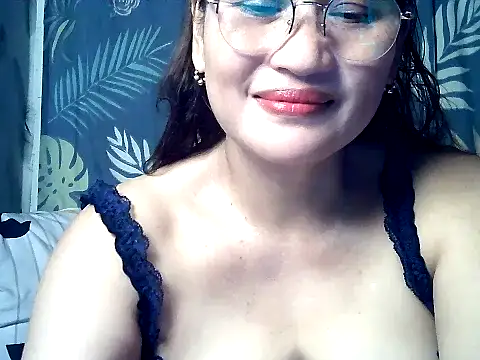 Snapshot of Amazing_Angel22 chatting on 09.29.25 Amazing Angel22 online show from 09.29.25