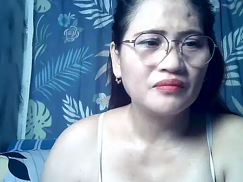 Snapshot of Amazing_Angel22 chatting on 10.06.25 Amazing Angel22 online show from 10.06.25