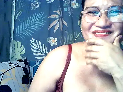 Snapshot of Amazing_Angel22 chatting on 10.10.25 Amazing Angel22 online show from 10.10.25