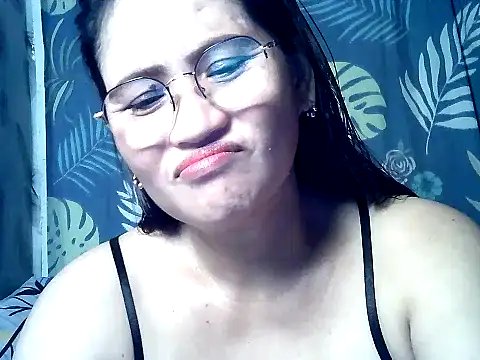 Snapshot of Amazing_Angel22 chatting on 10.11.25 Amazing Angel22 online show from 10.11.25