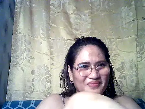 Snapshot of Amazing_Angel22 chatting on 10.30.25 Amazing Angel22 online show from 10.30.25