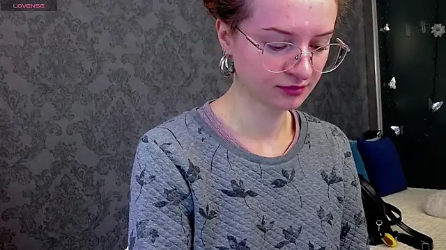 KateJonson online show from 10.18.25