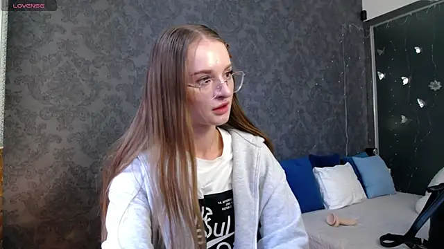 KateJonson online show from 04.01.26