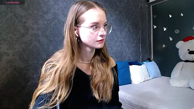 KateJonson online show from 04.03.26