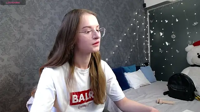 KateJonson online show from 04.08.26