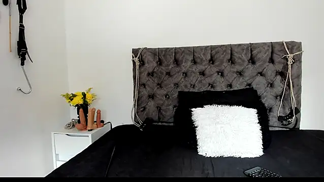 sweet  wild online show from 09.30.25