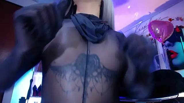 Snapshot of kayilyn chatting on 02.11.26 kayilyn online show from 02.11.26