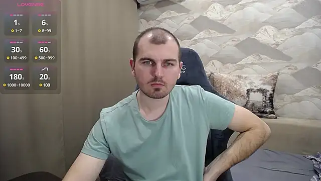 Snapshot of SerzhKorol1 chatting on 03.08.25 SerzhKorol1 online show from 03.08.25