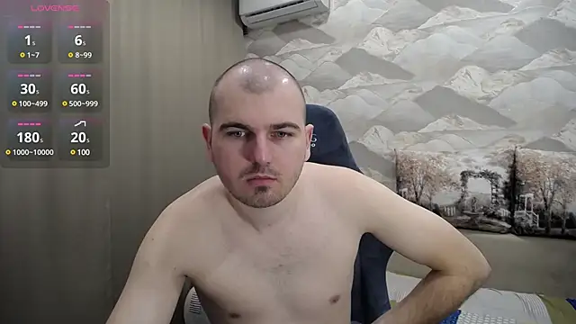 Snapshot of SerzhKorol1 chatting on 03.16.25 SerzhKorol1 online show from 03.16.25