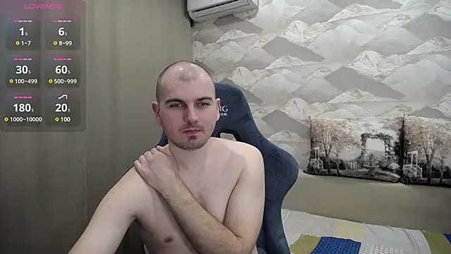 Snapshot of SerzhKorol1 chatting on 03.16.25 SerzhKorol1 online show from 03.16.25