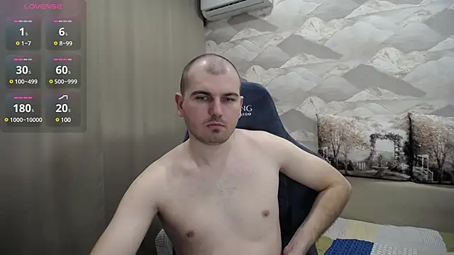 Snapshot of SerzhKorol1 chatting on 03.22.25 SerzhKorol1 online show from 03.22.25