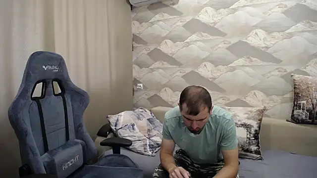 Snapshot of SerzhKorol1 chatting on 09.09.25 SerzhKorol1 online show from 09.09.25