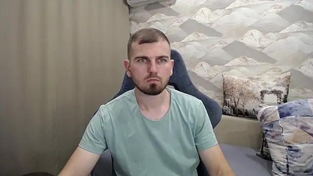 Snapshot of SerzhKorol1 chatting on 09.10.25 SerzhKorol1 online show from 09.10.25