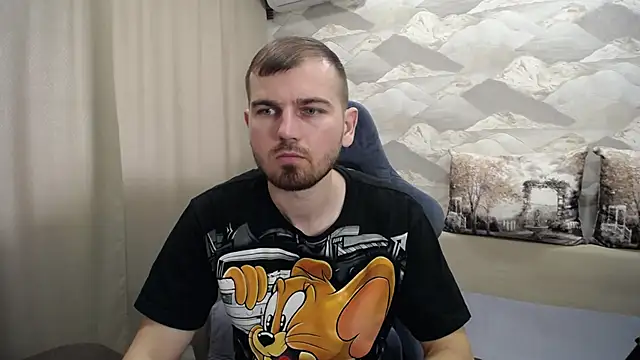 Snapshot of SerzhKorol1 chatting on 09.18.25 SerzhKorol1 online show from 09.18.25