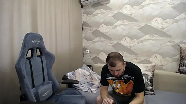 Snapshot of SerzhKorol1 chatting on 09.22.25 SerzhKorol1 online show from 09.22.25