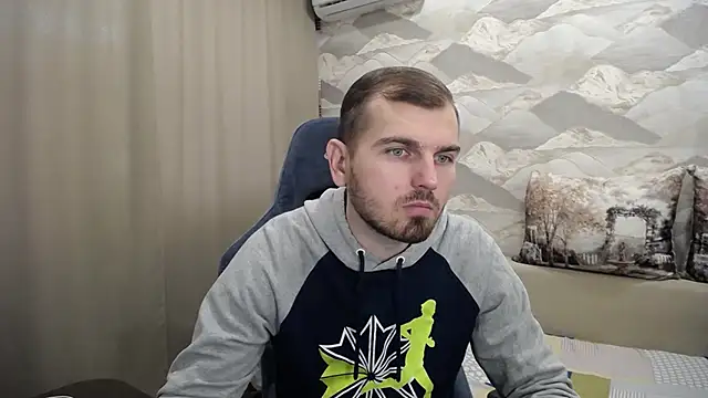 Snapshot of SerzhKorol1 chatting on 09.29.25 SerzhKorol1 online show from 09.29.25