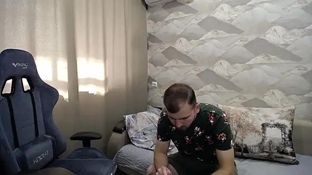 Snapshot of SerzhKorol1 chatting on 10.18.25 SerzhKorol1 online show from 10.18.25