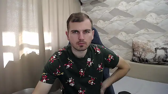 Snapshot of SerzhKorol1 chatting on 10.23.25 SerzhKorol1 online show from 10.23.25