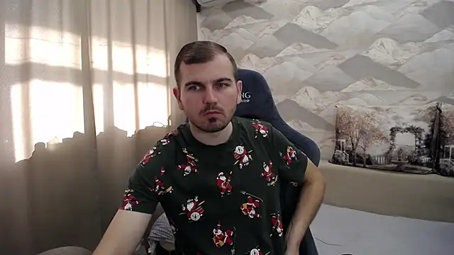 Snapshot of SerzhKorol1 chatting on 10.26.25 SerzhKorol1 online show from 10.26.25