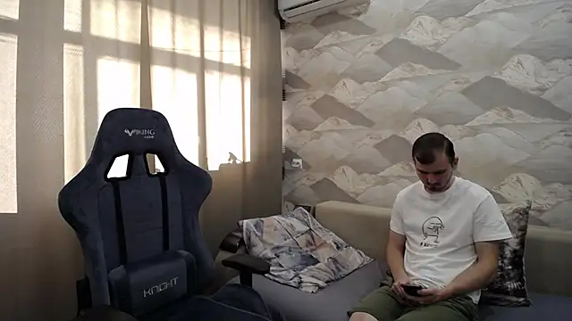 Snapshot of SerzhKorol1 chatting on 11.09.25 SerzhKorol1 online show from 11.09.25