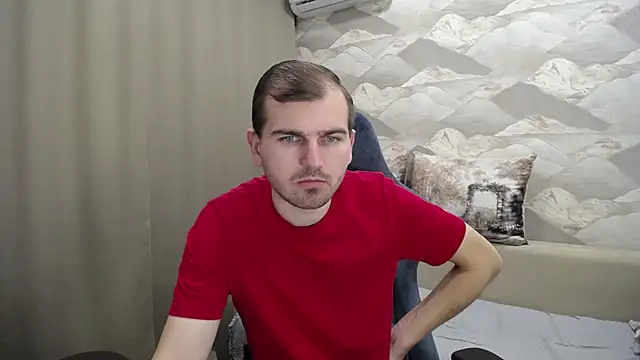 Snapshot of SerzhKorol1 chatting on 11.22.25 SerzhKorol1 online show from 11.22.25