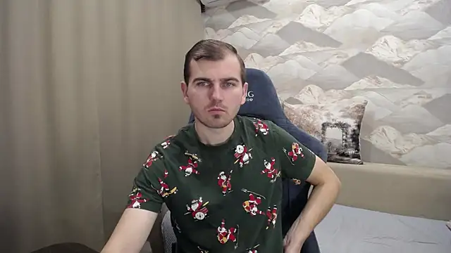 Snapshot of SerzhKorol1 chatting on 11.27.25 SerzhKorol1 online show from 11.27.25