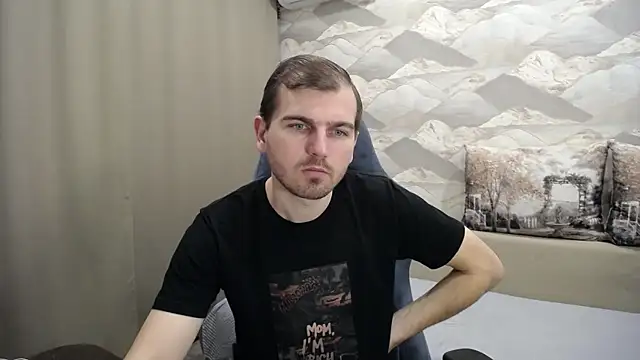 Snapshot of SerzhKorol1 chatting on 12.22.25 SerzhKorol1 online show from 12.22.25