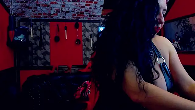 DommeBellatrix online show from 02.16.25