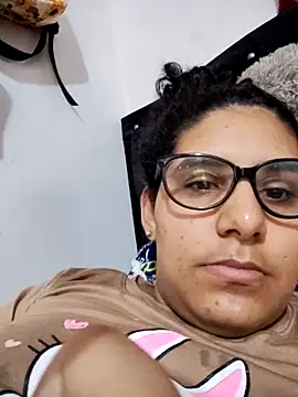 DanielleEvans  online show from 02.24.25